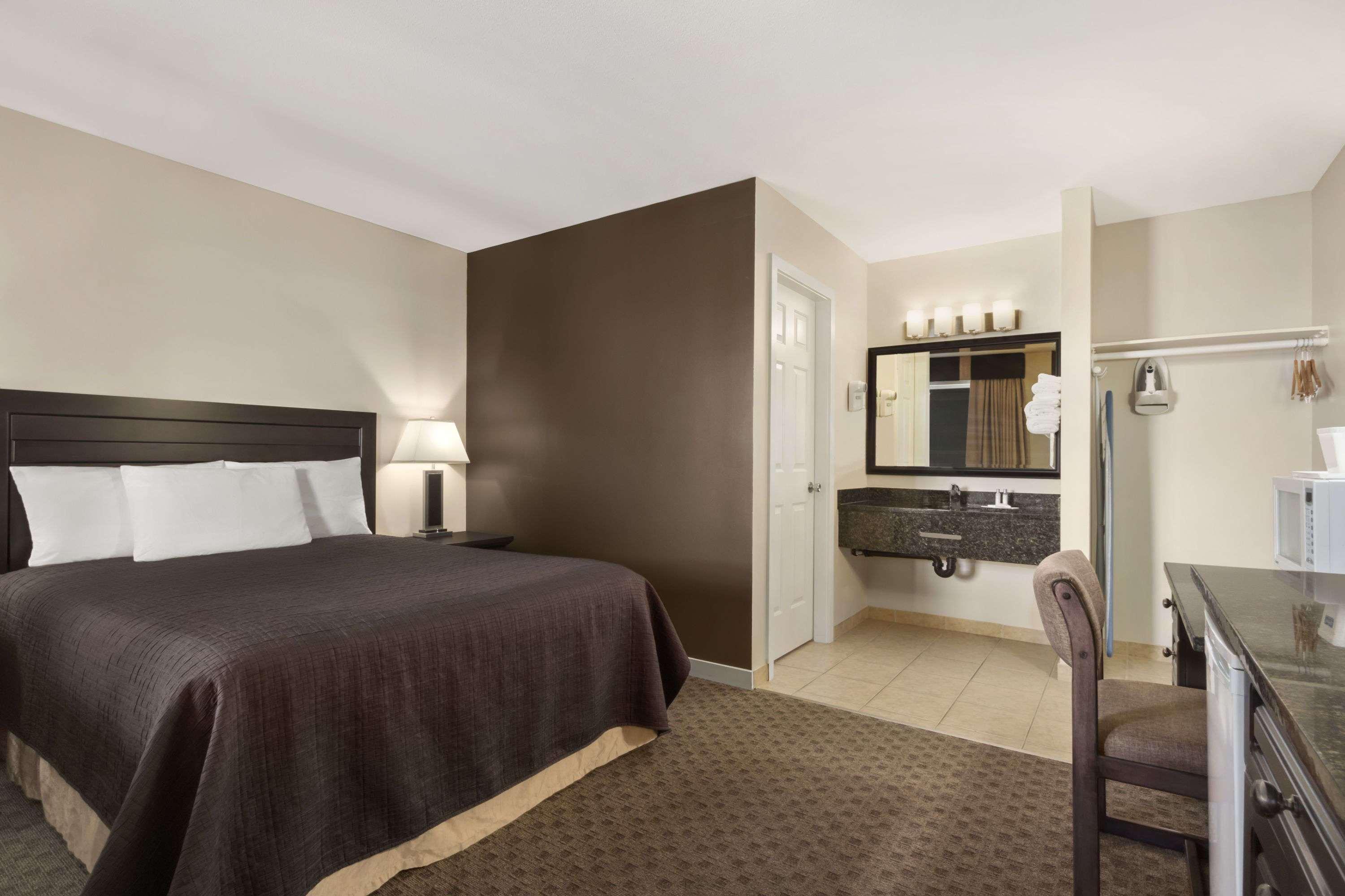 Travelodge By Wyndham Kamloops Mountview Eksteriør bilde