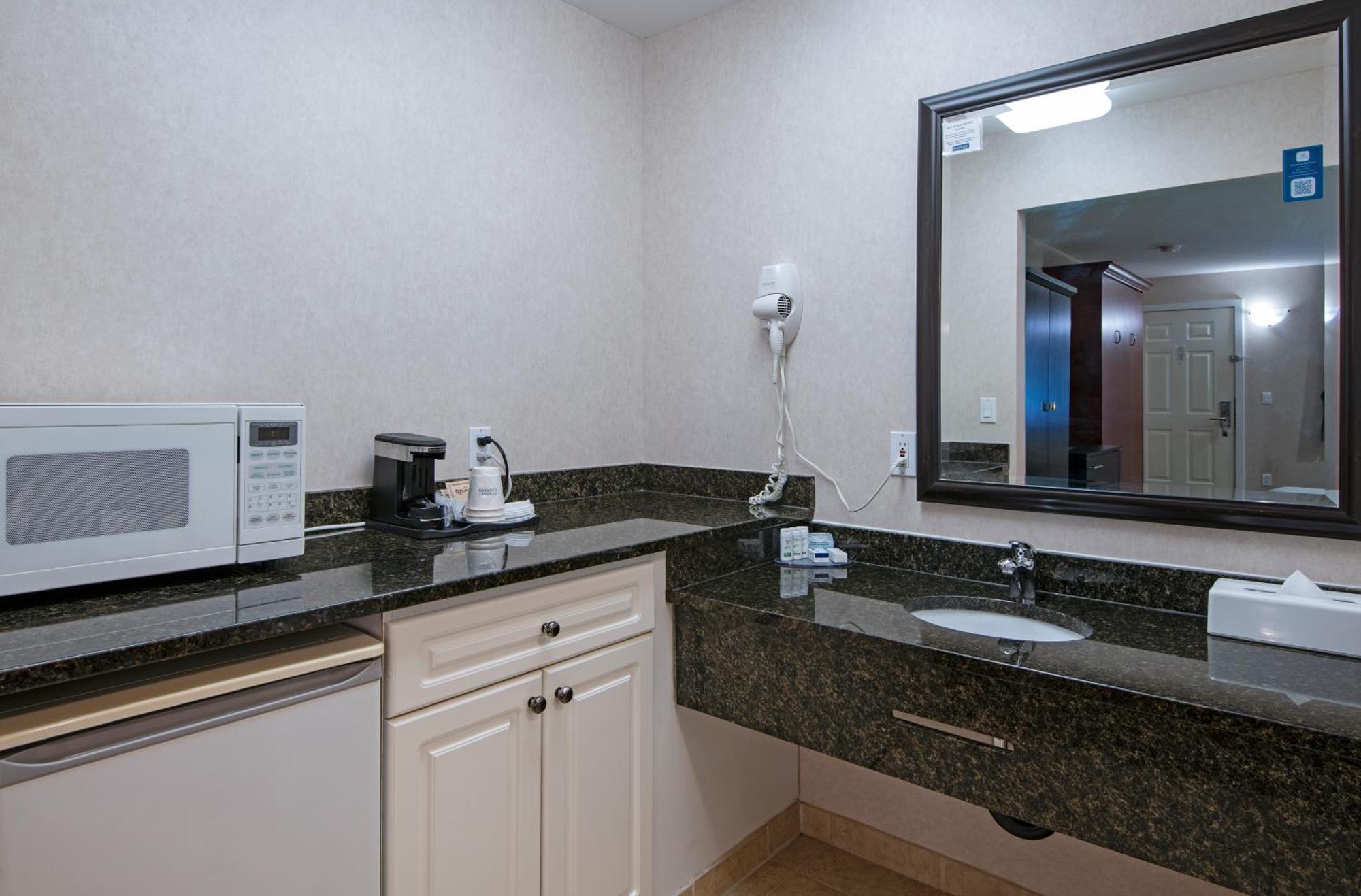 Travelodge By Wyndham Kamloops Mountview Eksteriør bilde